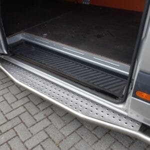 Equinox nieuwe RVS Side-bar set Volkswagen Crafter ('17>), WB 3640, FWD, type PD opstap t.h.v. schuifdeur rechts
